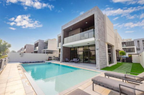Daniels 5BR Villa with Private Pool at Damac Hills